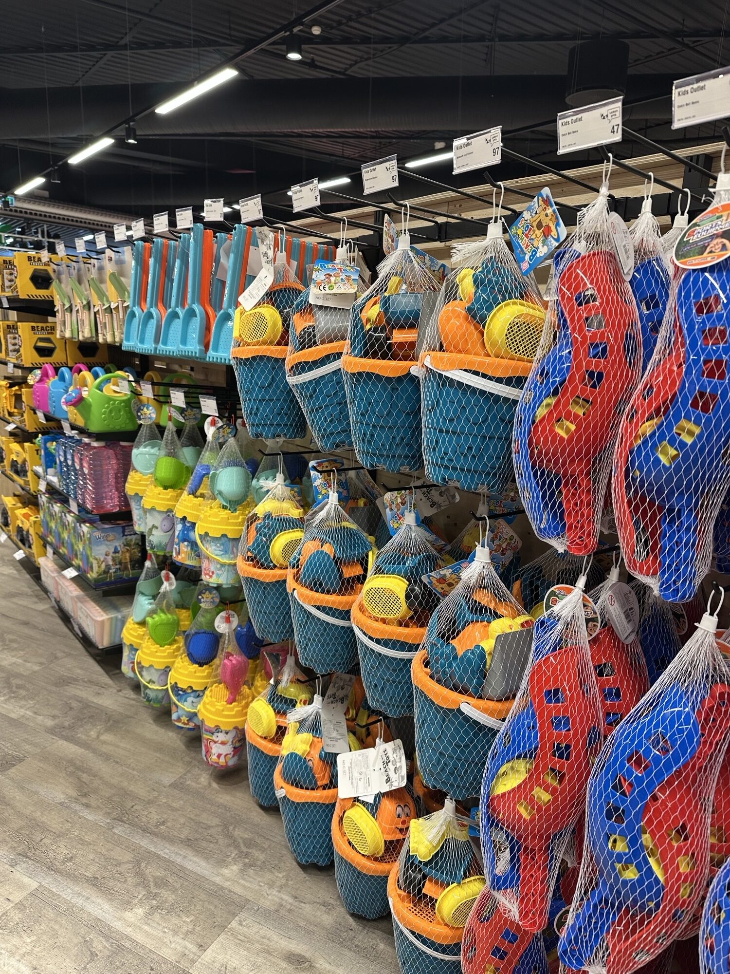 UTELEKER Kids Outlet